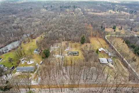 10301 Allen Rd, Clarkston, MI 48348