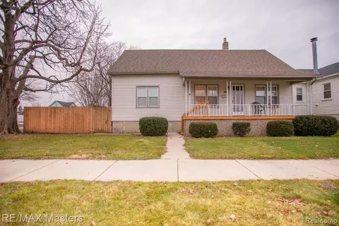 2540 12th St, Wyandotte, MI 48192
