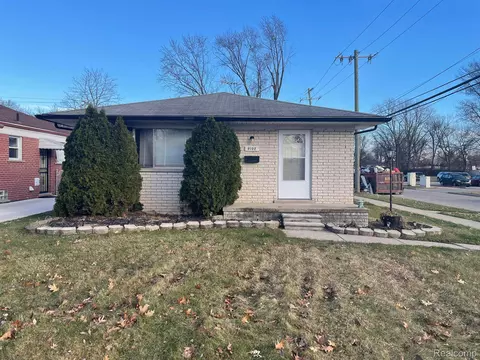 9102 Salem, Redford, MI 48239