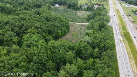 12071 Highland Rd, Hartland, MI 48353