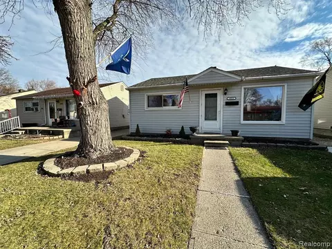 6033 Dudley St, Taylor, MI 48180