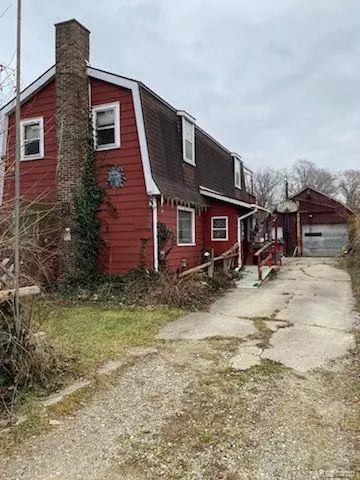 2156 Connell St, Burton, MI 48529