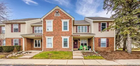1613 Oneil Cir, Rochester Hills, MI 48307