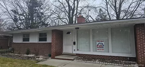 29604 E Chelmsford Rd, Southfield, MI 48076