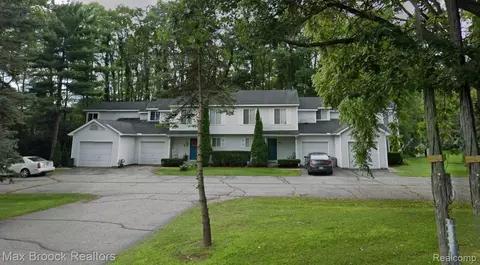 1019 Glengary Rd, Wolverine Lake, MI 48390