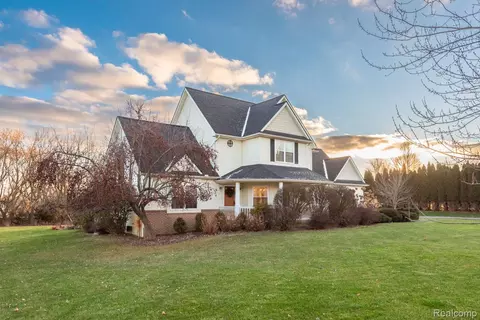 5628 Deer Run Ln, Webster, MI 48130