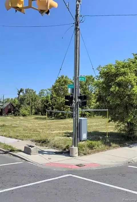 2647 E Warren Ave, Detroit, MI 48207