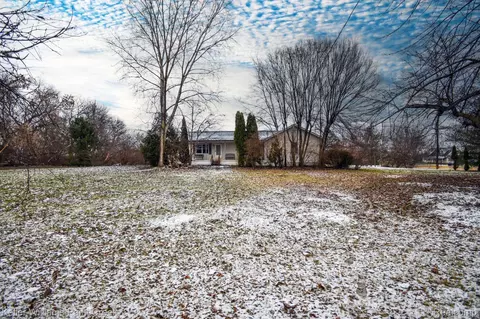 10110 Smiths Creek Rd, Wales, MI 48027