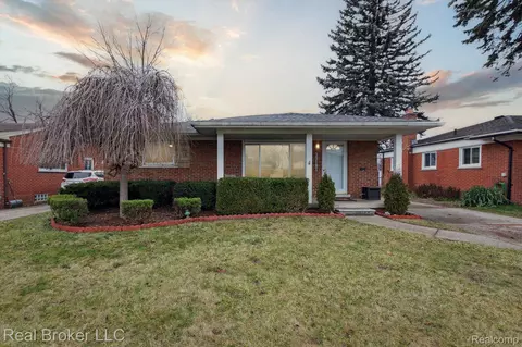 29181 Sherry Ave, Madison Heights, MI 48071