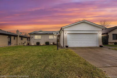 38650 Harrison Dr, Sterling Heights, MI 48310