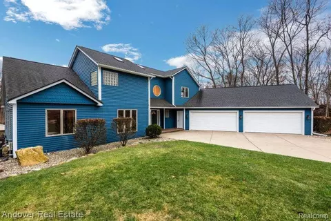 9581 Autumnwood Cir, Kalamazoo, MI 49009