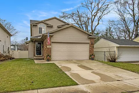7950 Syracuse St, Taylor, MI 48180