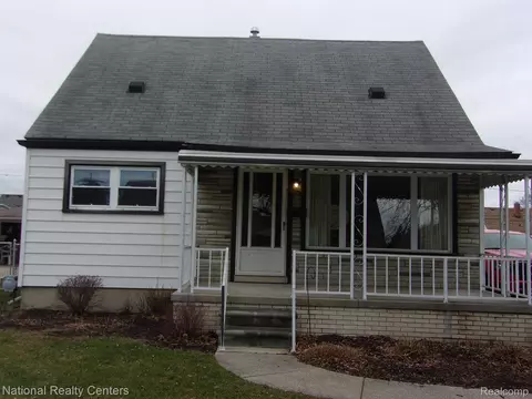 7043 Deering St, Garden City, MI 48135