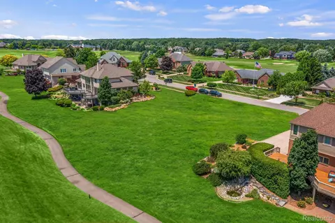 1137 Saint Andrews, Highland, MI 48357