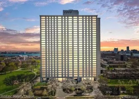 1300 E Lafayette St #2708, Detroit, MI 48207