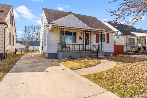 6476 Jackson St, Taylor, MI 48180
