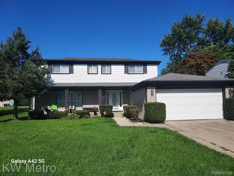 25140 Parsons Dr, Southfield, MI 48075