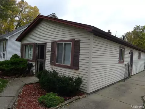 27344 Groveland St, Madison Heights, MI 48071
