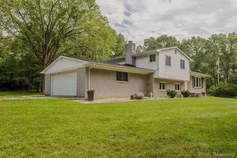 3450 Gardner Rd, Oxford, MI 48371