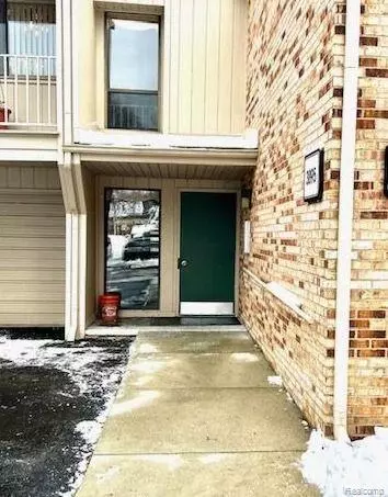3895 Lone Pine Rd #301, West Bloomfield, MI 48323