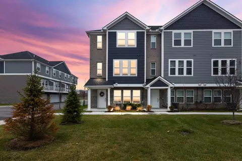 2933 Zana, Troy, MI 48085