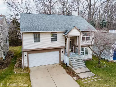 763 Huntclub, Auburn Hills, MI 48326