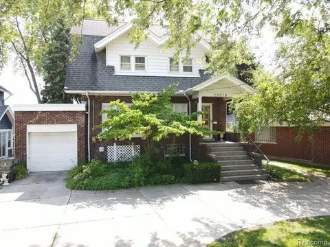 29918 Jefferson Ave, Saint Clair Shores, MI 48082