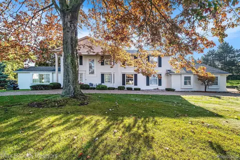 50 Merrimac Crt Ct, Bloomfield Hills, MI 48304