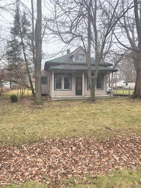 23617 Cora St, Brownstown, MI 48183