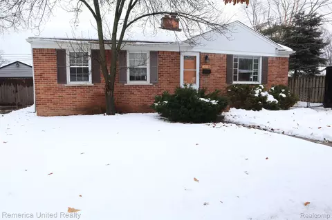 9610 Loveland St, Livonia, MI 48150