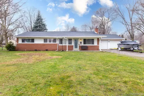45473 Fielding St, Macomb, MI 48042