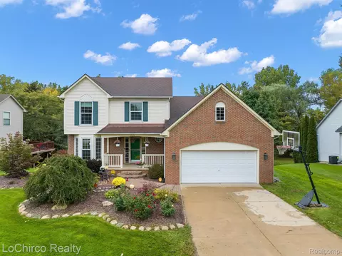 2428 Malena Ln, Oxford, MI 48371
