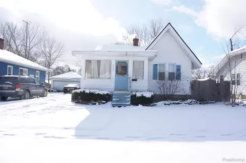 2525 Tiffin St, Flint, MI 48504