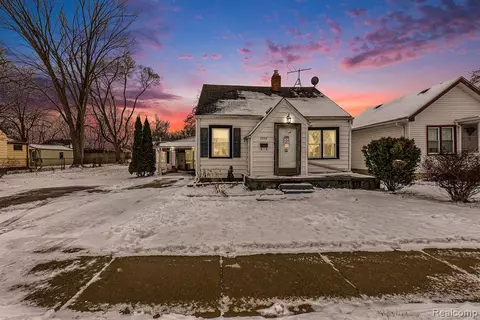 8284 Hupp Ave, Warren, MI 48089