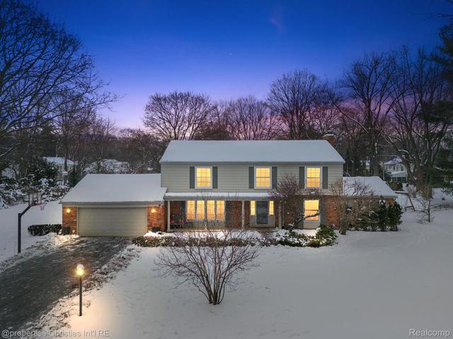 2688 Lamplighter Ln, Bloomfield Hills, MI 48304