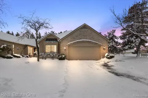 6583 Noble Rd, West Bloomfield, MI 48322