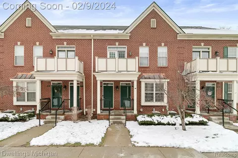 1105 Fountain View Cir, South Lyon, MI 48178