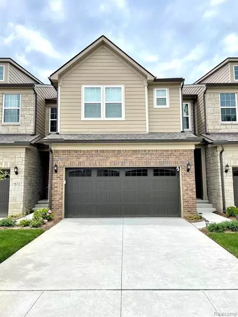 945 Addison Cir, Walled Lake, MI 48390