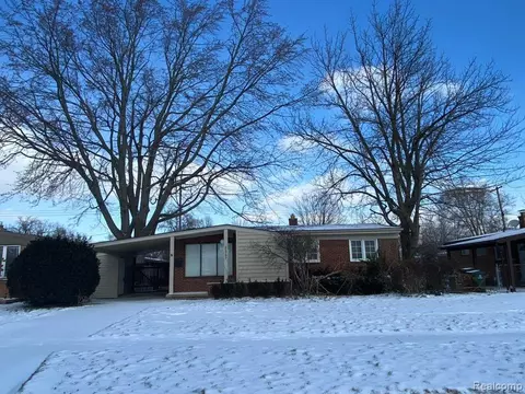 22707 Sunnyside St, Saint Clair Shores, MI 48080
