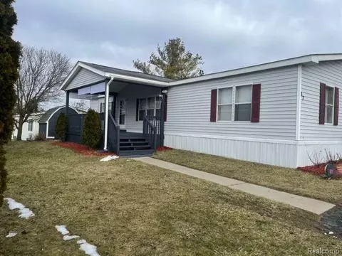 2500 Apt 37 Mann Rd, Clarkston, MI 48346