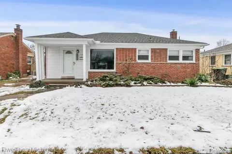 3814 S Longmeadow Rd, Trenton, MI 48183
