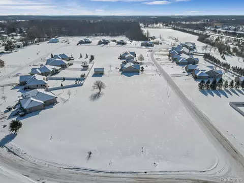 6018 Cousins Dr, Mundy, MI 48473