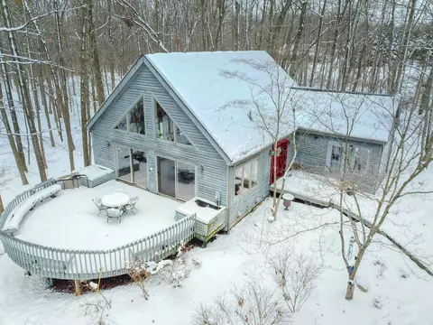 5400 Richardson Rd, Genoa, MI 48843
