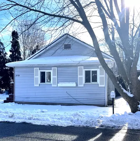 3119 Pridham St, Keego Harbor, MI 48320