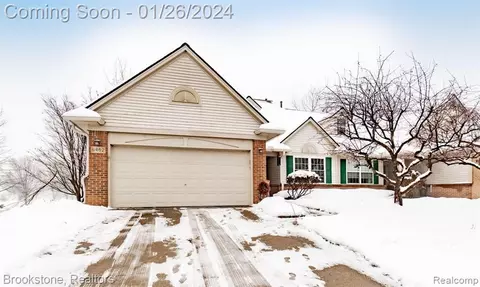 6462 Heron Park Way, Clarkston, MI 48346