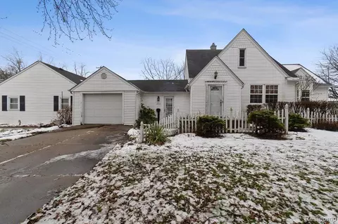 2025 Belton St, Garden City, MI 48135