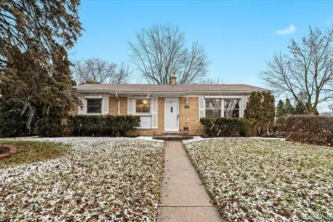 7486 Nottingham St, Bedford, MI 48144