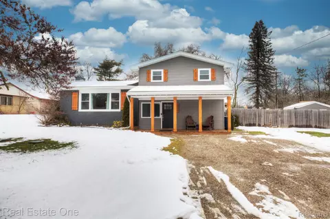 3221 Grange Hall Rd, Holly, MI 48442