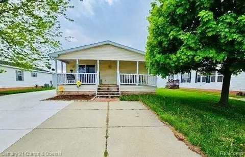 8775 Joshua Dr, Newport, MI 48166
