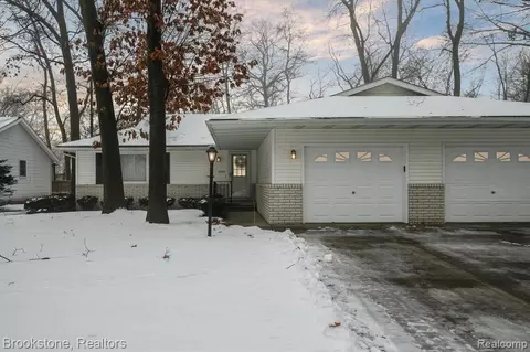 3970 Butternut Ct, Port Huron, MI 48060